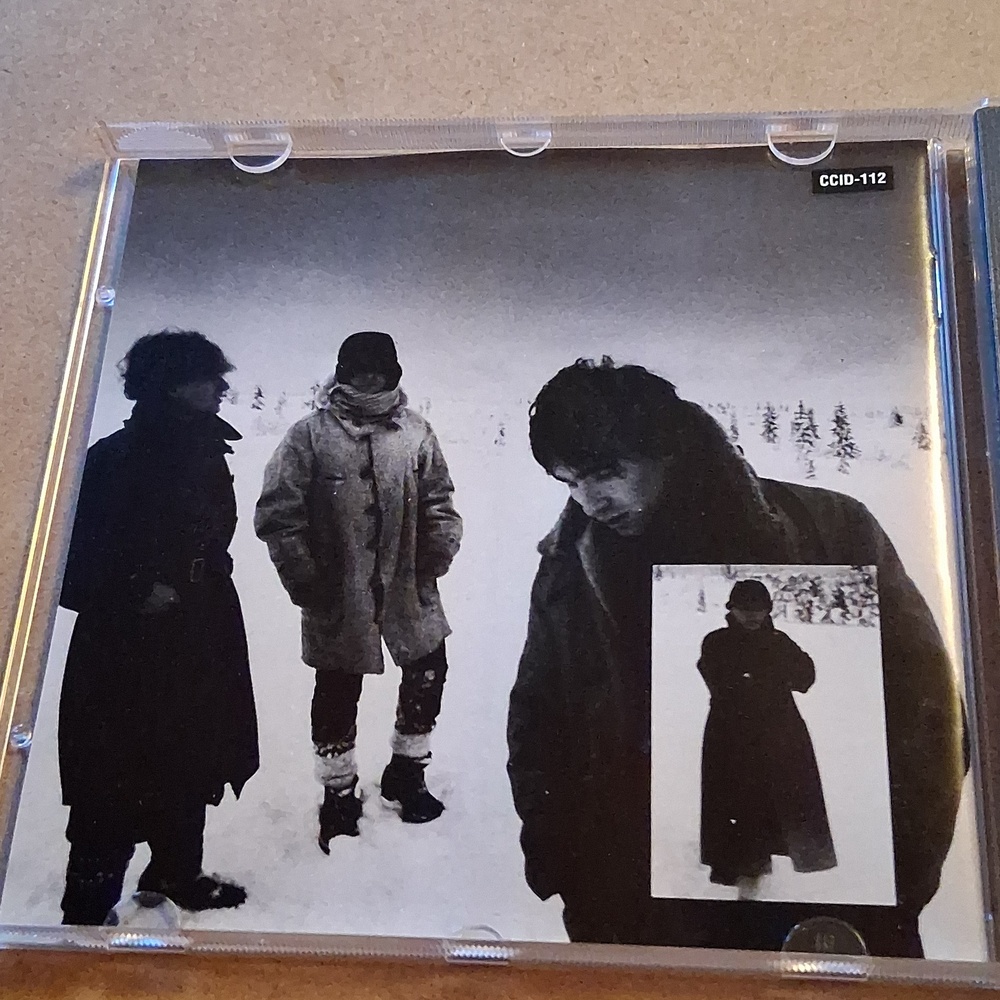 U2 "How to Dismantle an Atomic Bomb" CD/DVD & "War" CD - Picture 5 of 13